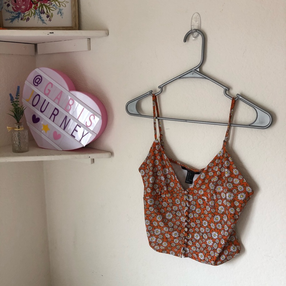 F21 daisy print crop top
